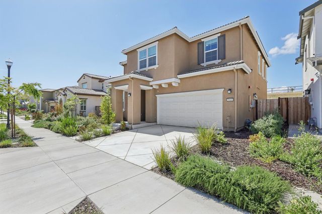 3946 Needham St, Tracy, CA 95377