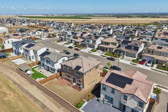 3946 Needham St, Tracy, CA 95377