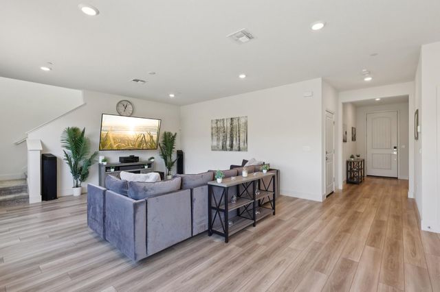 3946 Needham St, Tracy, CA 95377