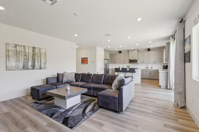 3946 Needham St, Tracy, CA 95377