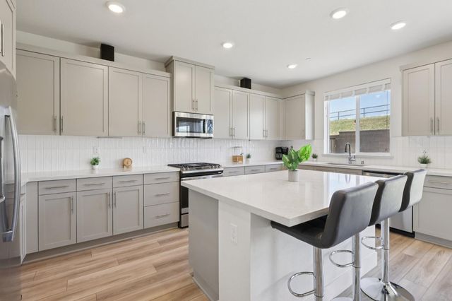 3946 Needham St, Tracy, CA 95377