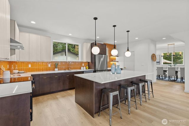 5446 40th Avenue SW, Seattle, WA 98136