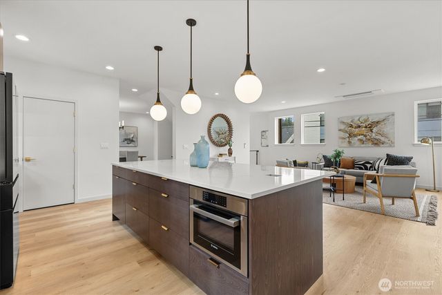 5446 40th Avenue SW, Seattle, WA 98136