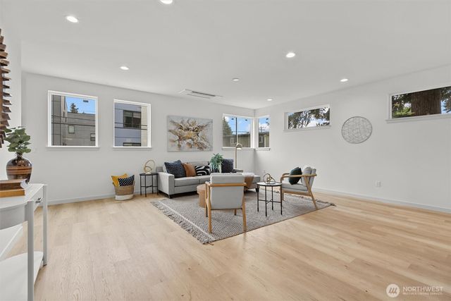 5446 40th Avenue SW, Seattle, WA 98136