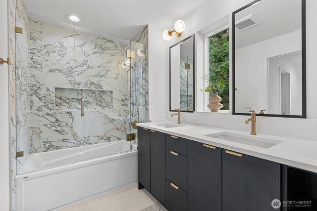 5446 40th Avenue SW, Seattle, WA 98136