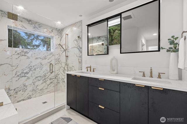 5446 40th Avenue SW, Seattle, WA 98136
