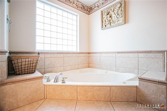 3606 N 34th Lane, Mcallen, TX 78501