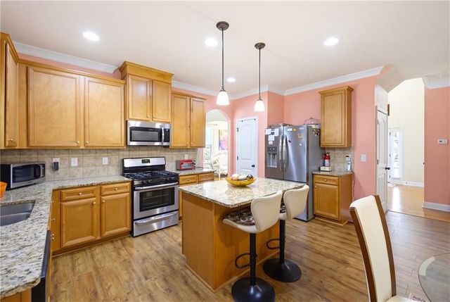 2149 Shadow Oak Trail, Loganville, GA 30052