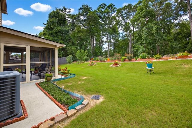 2149 Shadow Oak Trail, Loganville, GA 30052