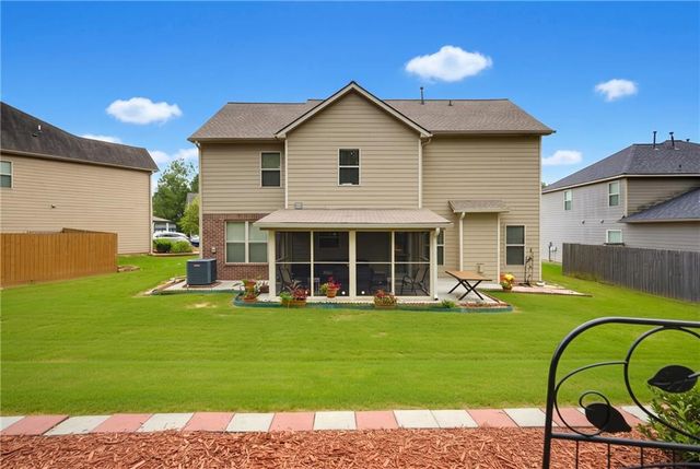 2149 Shadow Oak Trail, Loganville, GA 30052