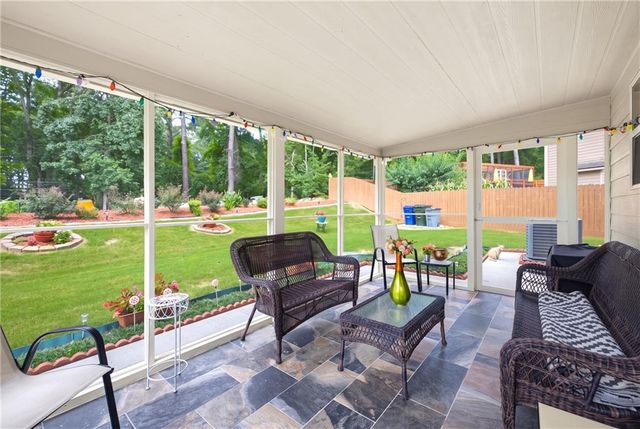 2149 Shadow Oak Trail, Loganville, GA 30052