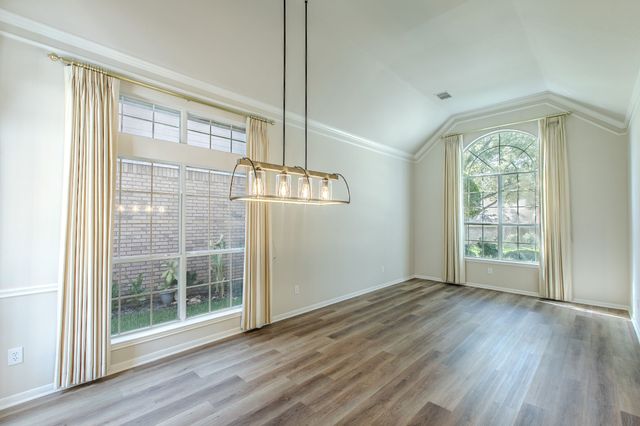 3107 Lake Oak Drive, Arlington, TX 76017