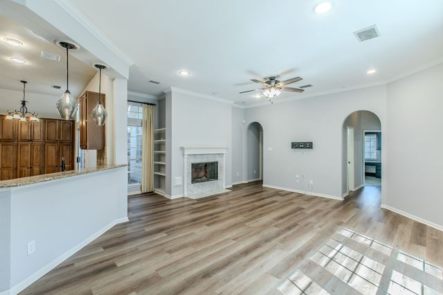 3107 Lake Oak Drive, Arlington, TX 76017