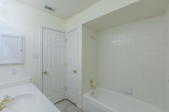 3107 Lake Oak Drive, Arlington, TX 76017