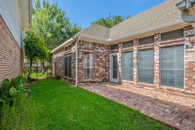 3107 Lake Oak Drive, Arlington, TX 76017