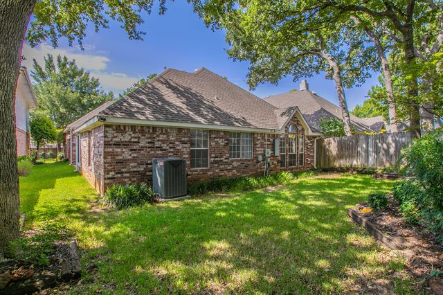3107 Lake Oak Drive, Arlington, TX 76017