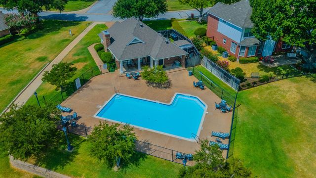 3107 Lake Oak Drive, Arlington, TX 76017