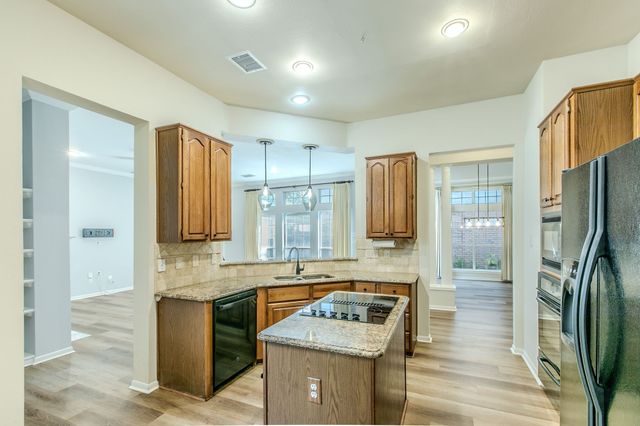 3107 Lake Oak Drive, Arlington, TX 76017
