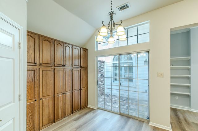 3107 Lake Oak Drive, Arlington, TX 76017