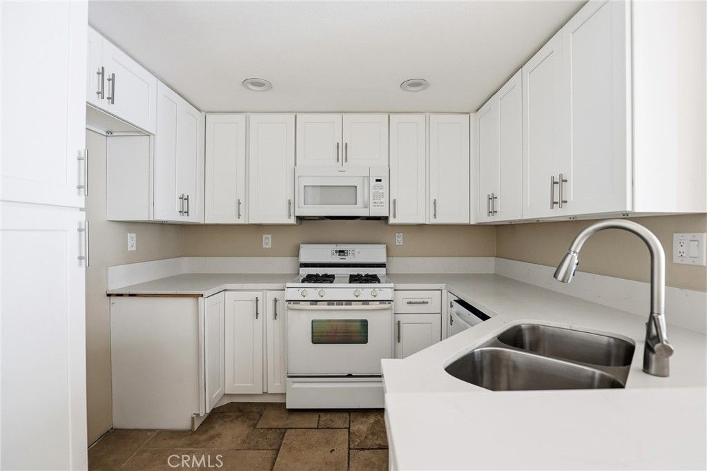 27422 Iris Avenue, Mission Viejo, CA 92692 — photo 5