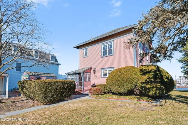 62 Lake Avenue, Ocean Grove, NJ 07756