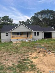 102 Shady Lane, Geraldine, AL 35962