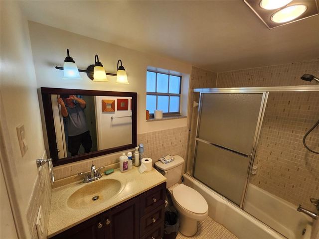 1201 Hillcrest Court 105, Hollywood, FL 33021