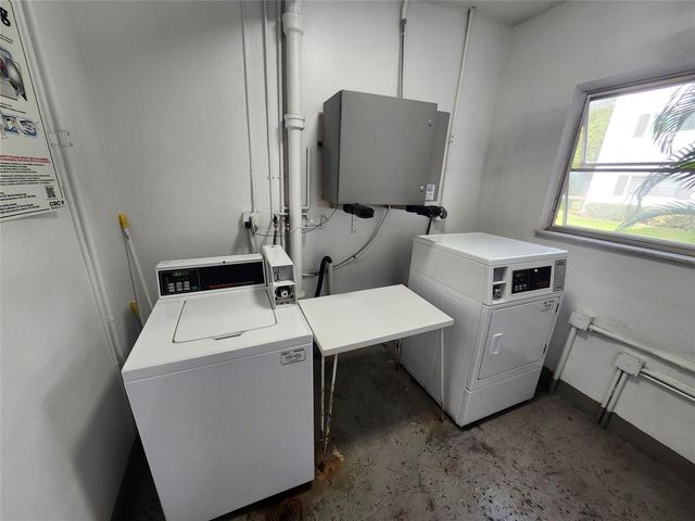1201 Hillcrest Court 105, Hollywood, FL 33021