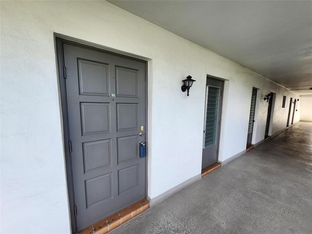 1201 Hillcrest Court 105, Hollywood, FL 33021