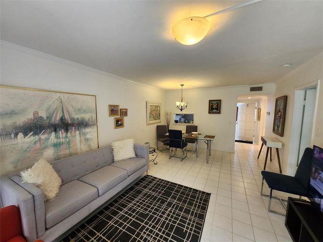 1201 Hillcrest Court 105, Hollywood, FL 33021