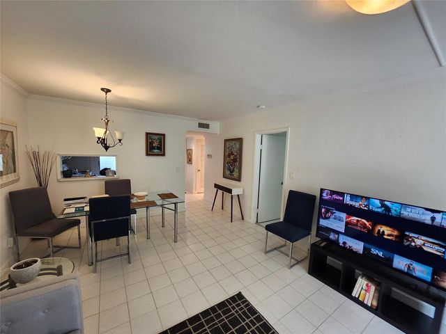 1201 Hillcrest Court 105, Hollywood, FL 33021