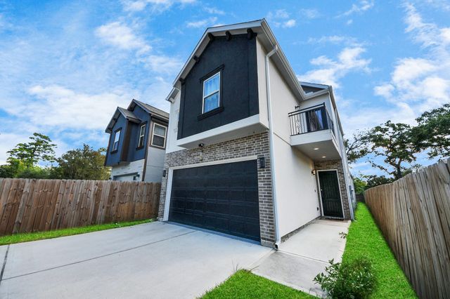 8420A Lanewood Drive, Houston, TX 77016