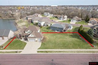 112 Rosewood Drive, Mankato, MN 56001