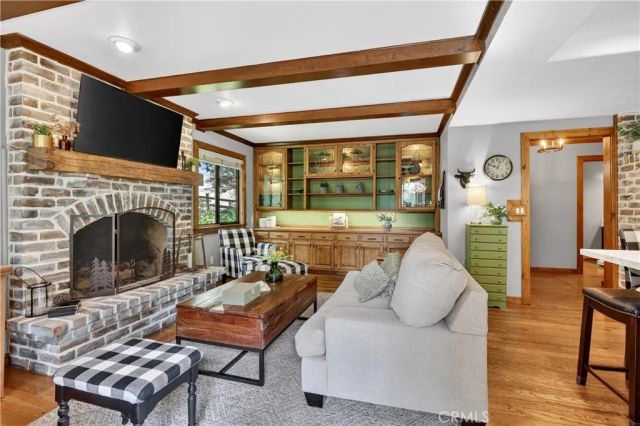 360 Riviera Drive, Lake Arrowhead, CA 92352