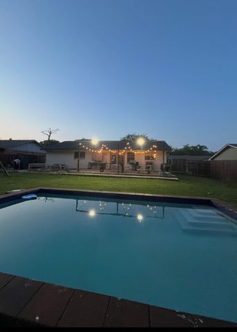 3420 Appletree Court, Forest Hill, TX 76140
