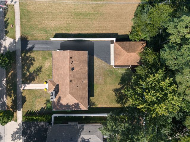 153 Grove Avenue, Glen Ellyn, IL 60137