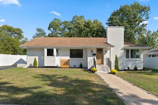 153 Grove Avenue, Glen Ellyn, IL 60137