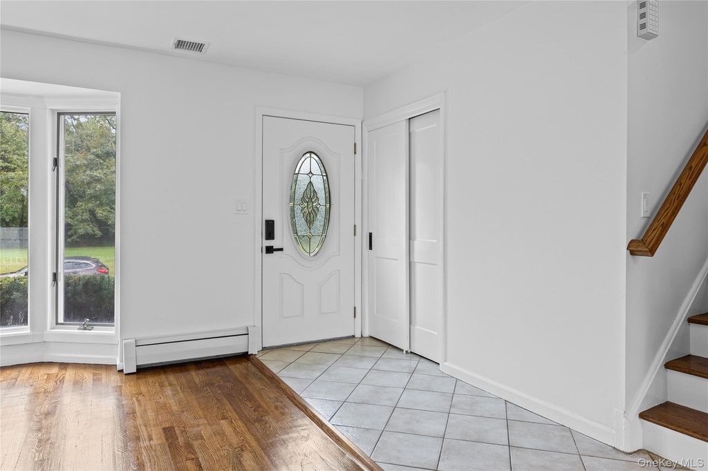 27 Schoenfield Lane, Melville, NY 11747 — photo 5