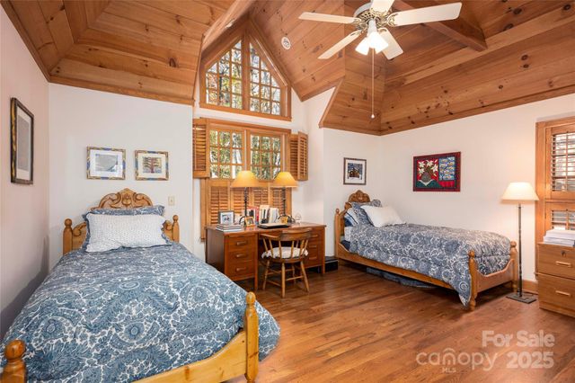 132 Red Bird Circle, Lake Toxaway, NC 28747