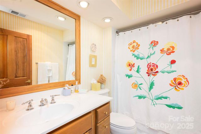 132 Red Bird Circle, Lake Toxaway, NC 28747