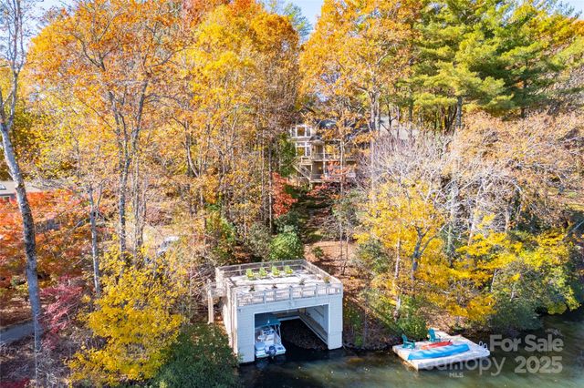 132 Red Bird Circle, Lake Toxaway, NC 28747