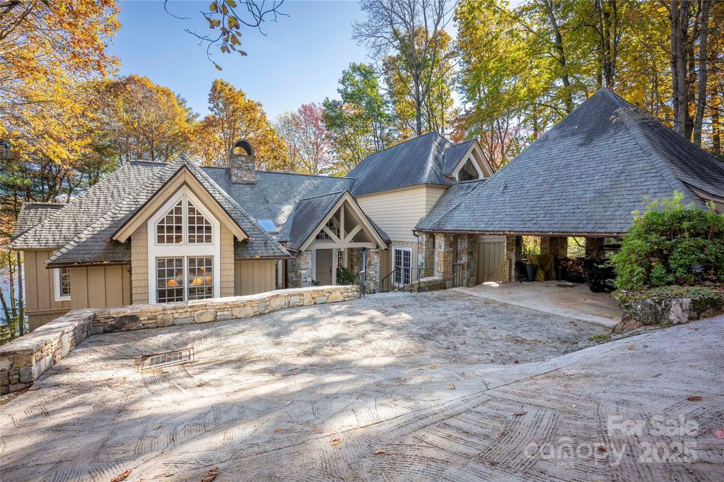 132 Red Bird Circle, Lake Toxaway, NC 28747