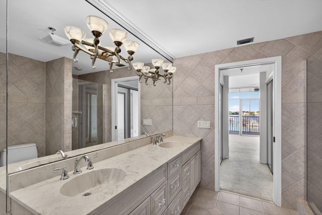 11390 Twelve Oaks Way 420, North Palm Beach, FL 33408