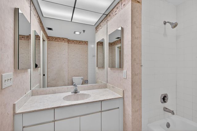 11390 Twelve Oaks Way 420, North Palm Beach, FL 33408