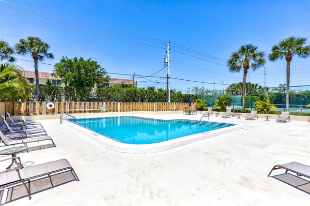 11390 Twelve Oaks Way 420, North Palm Beach, FL 33408