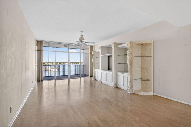 11390 Twelve Oaks Way 420, North Palm Beach, FL 33408