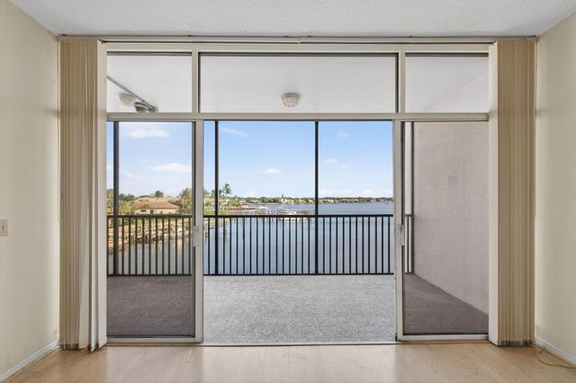 11390 Twelve Oaks Way 420, North Palm Beach, FL 33408