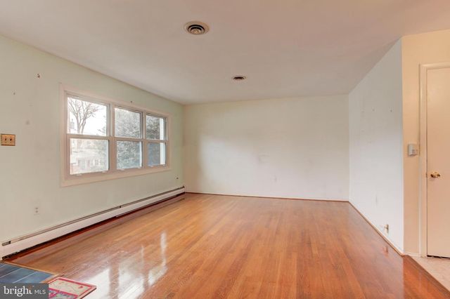 1905 RICHMOND AVE, Woodbridge, VA 22191