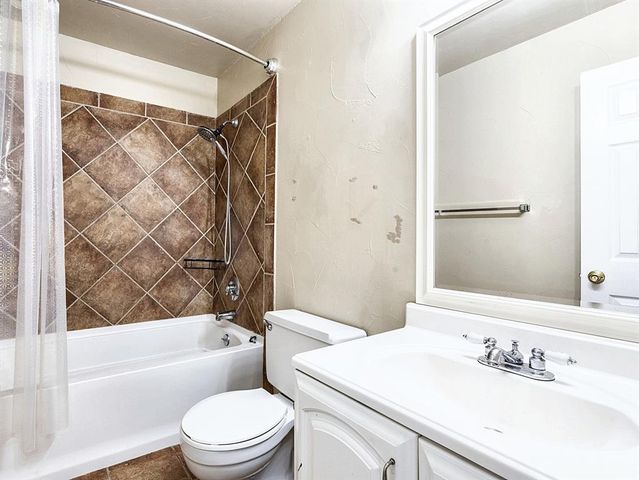 901 Glass DR A, Leander, TX 78641