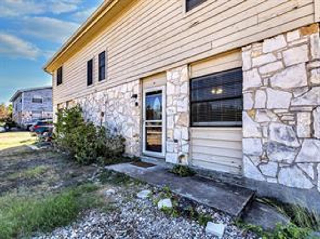 901 Glass DR A, Leander, TX 78641